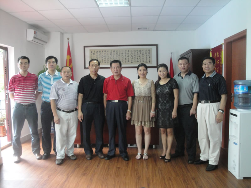 ���Қgӭ��λ�I(l��ng)��(d��o)��λ���e���Ӿ����@�ֹ�˾